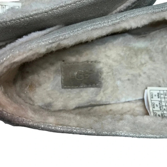 UGG HAILEY METALLIC PLATINUM GOLD SLIPPERS 
SIZE 9 - Picture 6 of 6